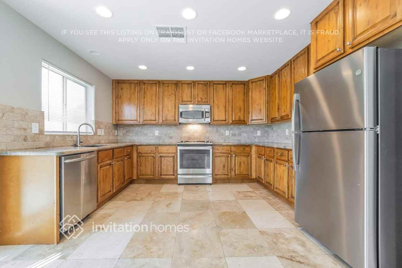 6521 W Yellow Bird Ln - Photo 4 of 15