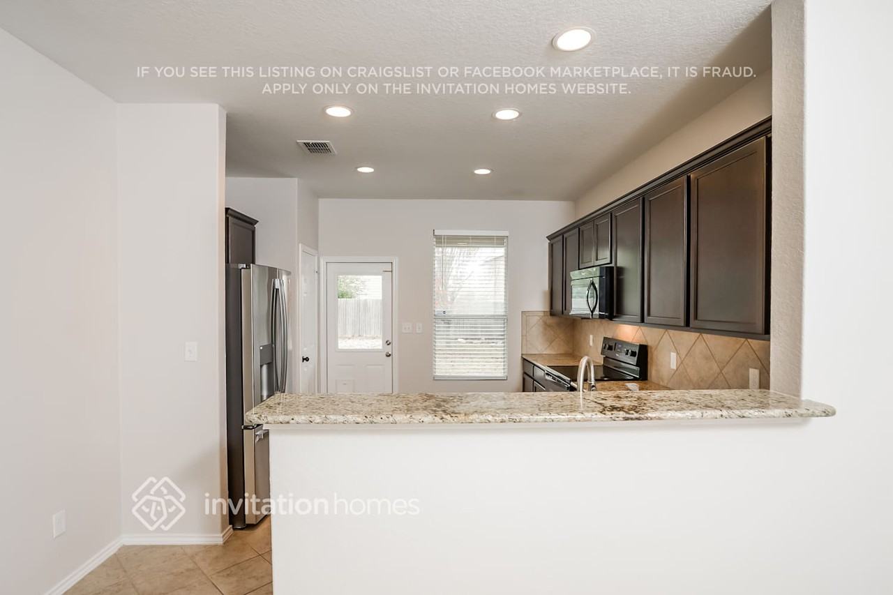 467 Walnut Crst - Photo 5 of 15