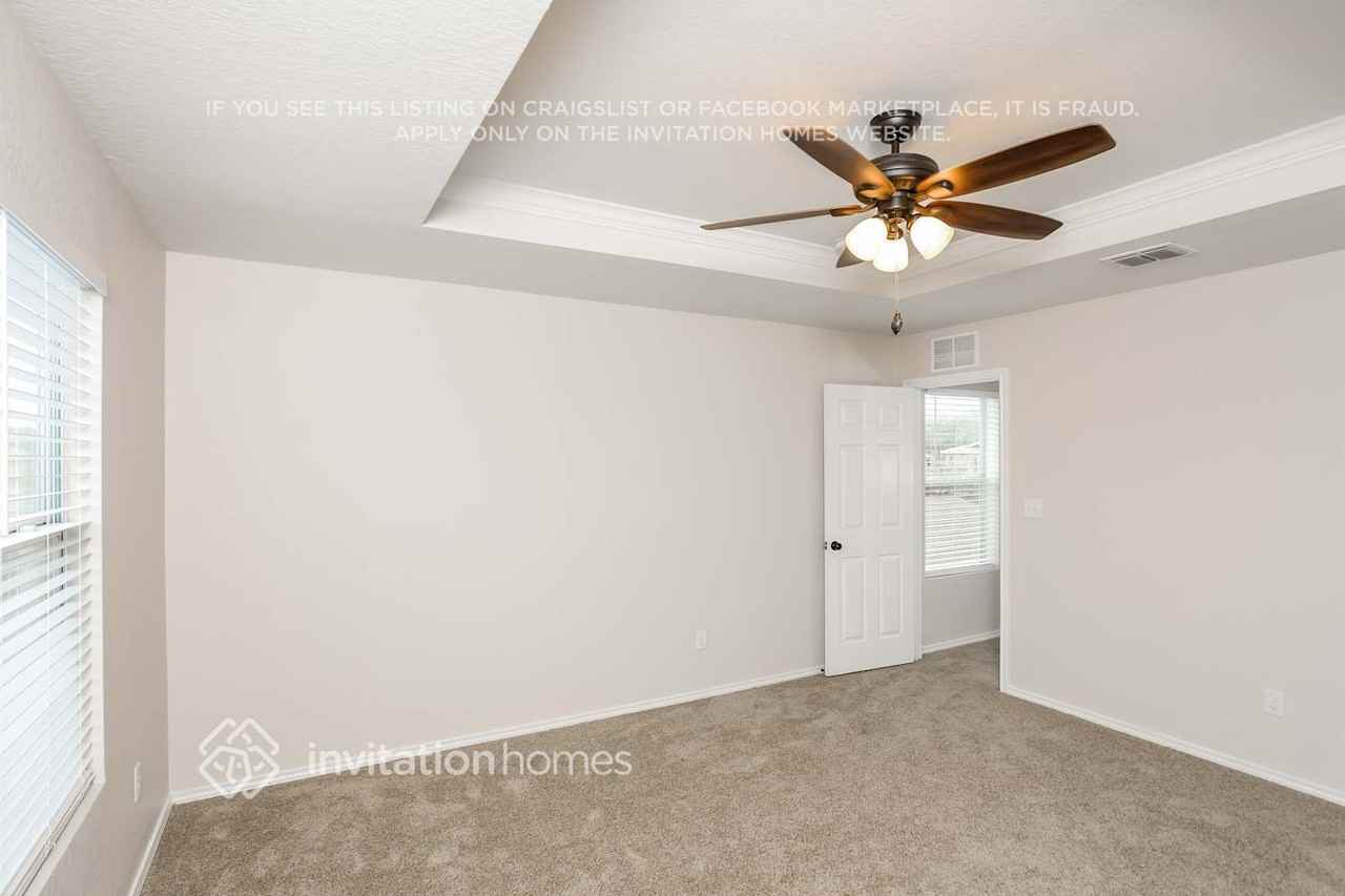 467 Walnut Crst - Photo 6 of 15