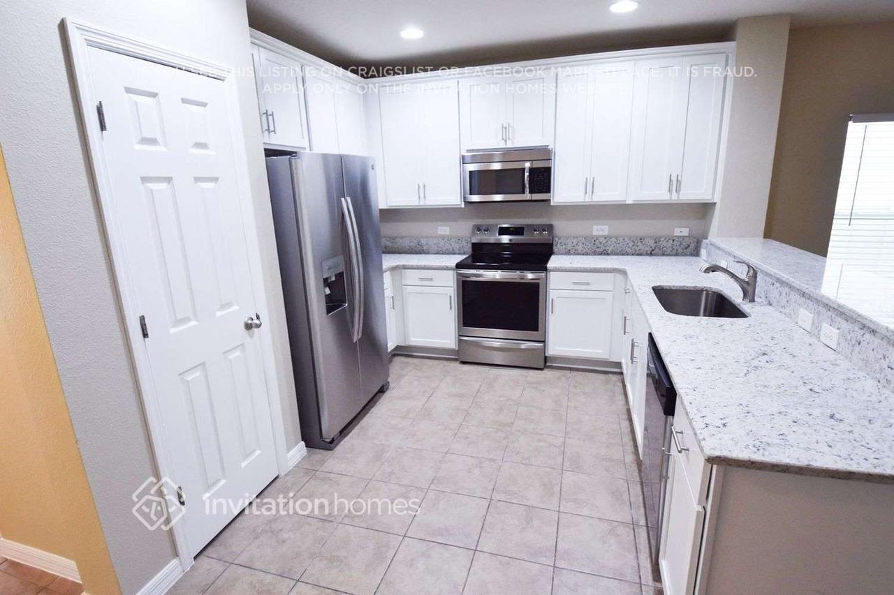 14140 Waterford Creek Blvd - Photo 4 of 14