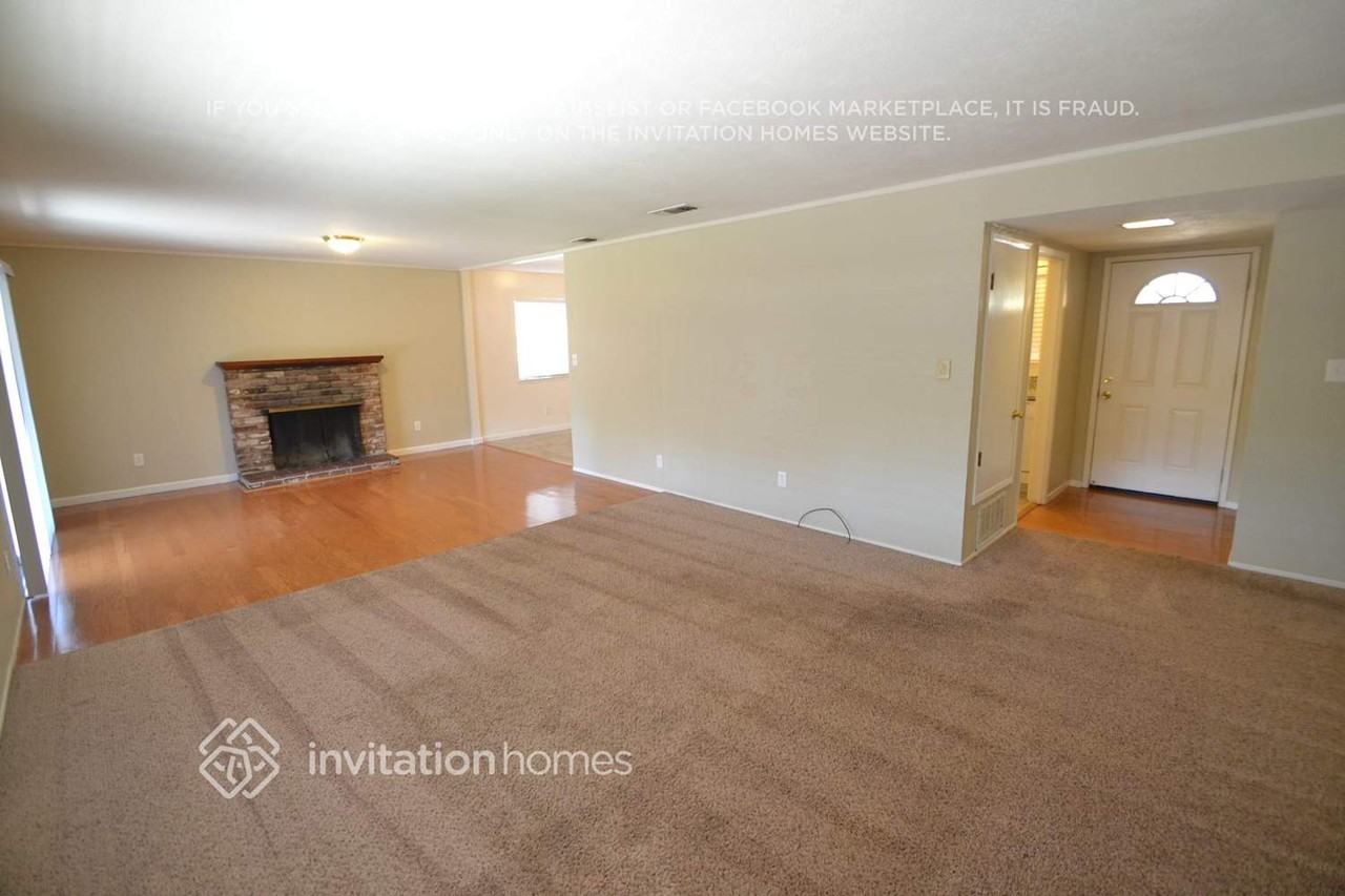 7740 Aptos Cir - Photo 2 of 10