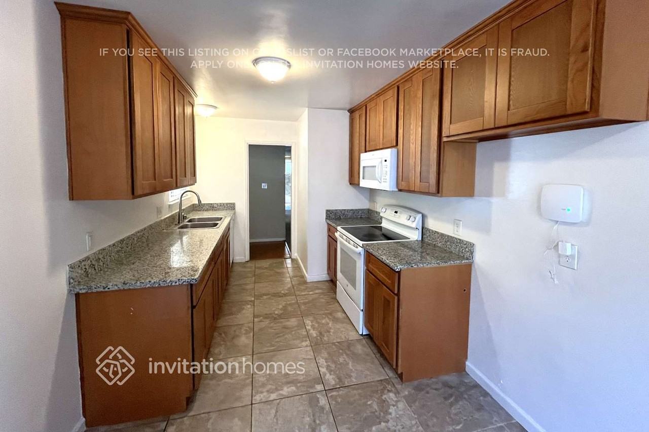 7740 Aptos Cir - Photo 4 of 10
