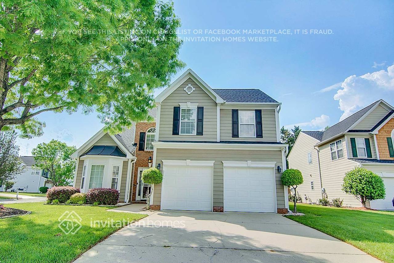 318 Winward Pointe Dr - Photo 2 of 30