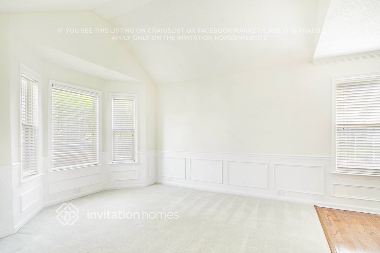 318 Winward Pointe Dr - Photo 4 of 30