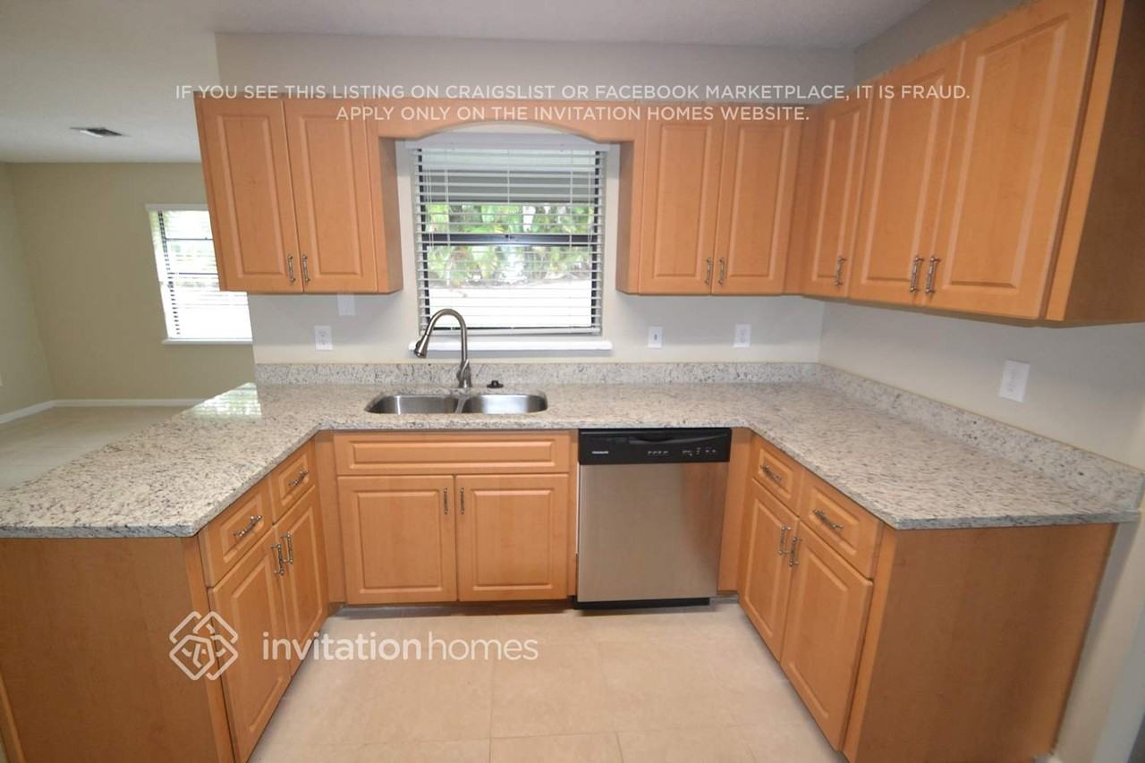 1901 Shower Tree Way - Photo 4 of 9
