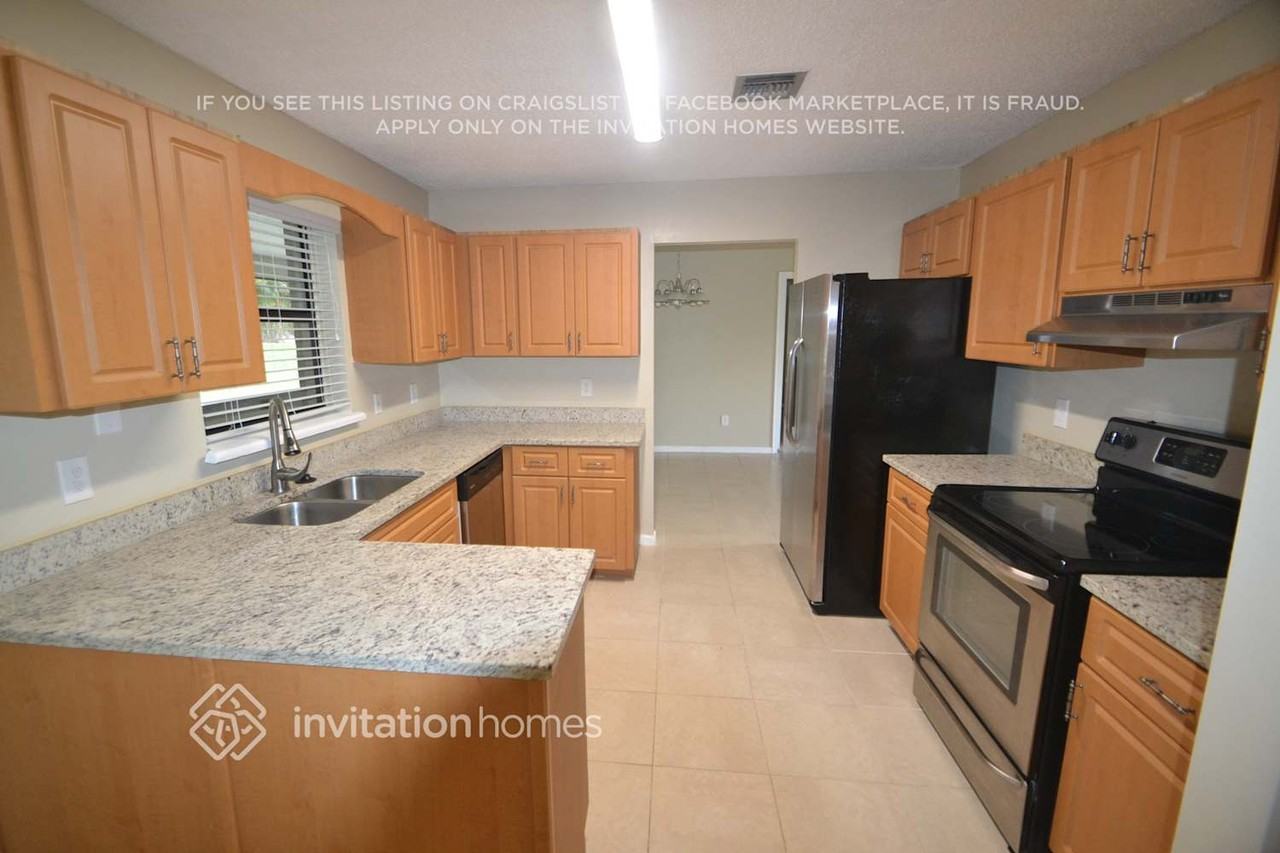 1901 Shower Tree Way - Photo 5 of 9