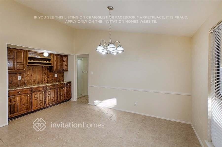 4121 Staghorn Cir S - Photo 5 of 17