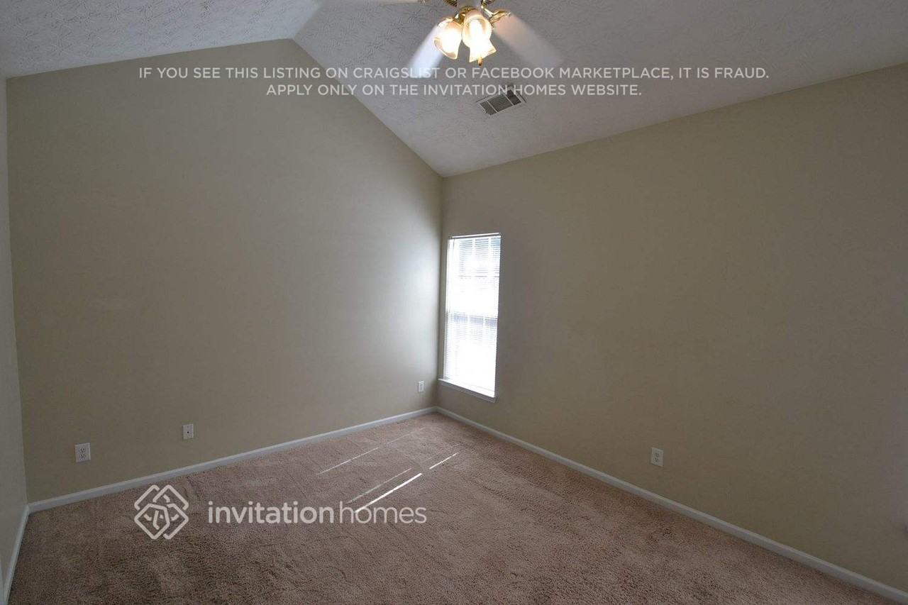 1456 Gates Cir Se - Photo 6 of 11