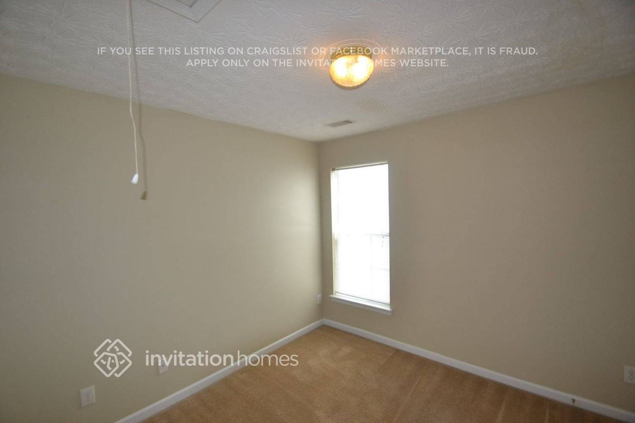 1456 Gates Cir Se - Photo 7 of 11