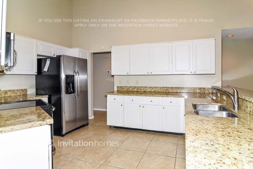 5215 Nw 51st Ct - Photo 5 of 16
