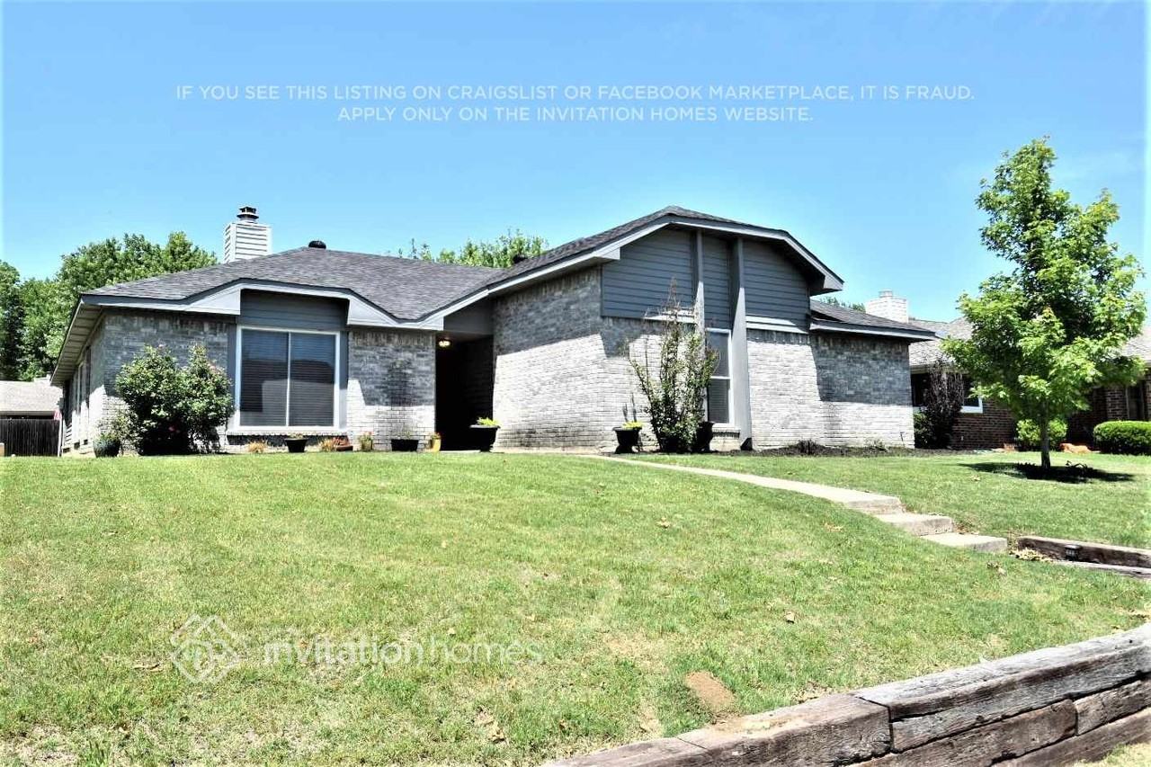 1517 Autumn Breeze Ln - Photo 2 of 29