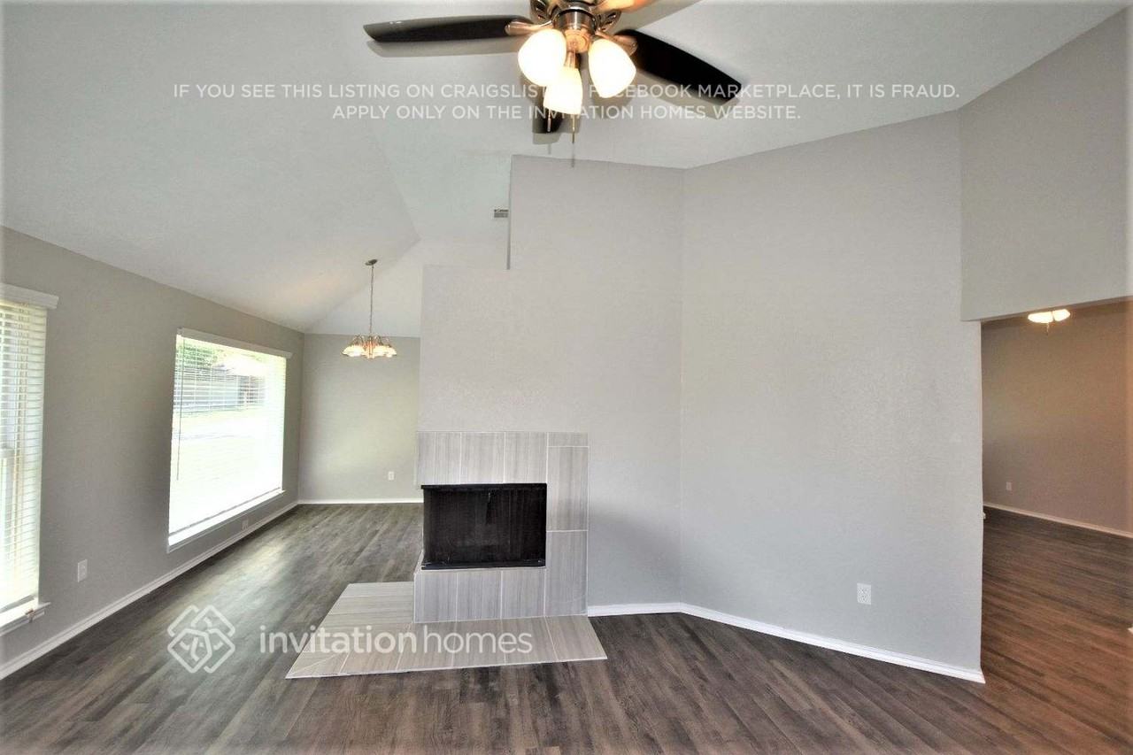 1517 Autumn Breeze Ln - Photo 6 of 29