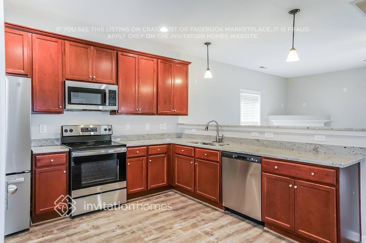 1309 Hosmer Ct - Photo 5 of 16