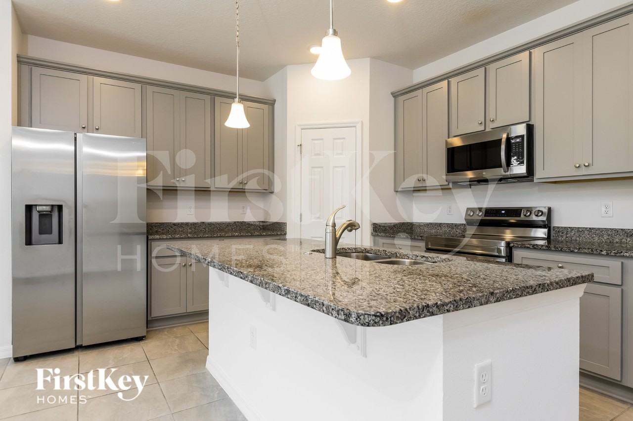 1630 Isleta Loop - Photo 5 of 16