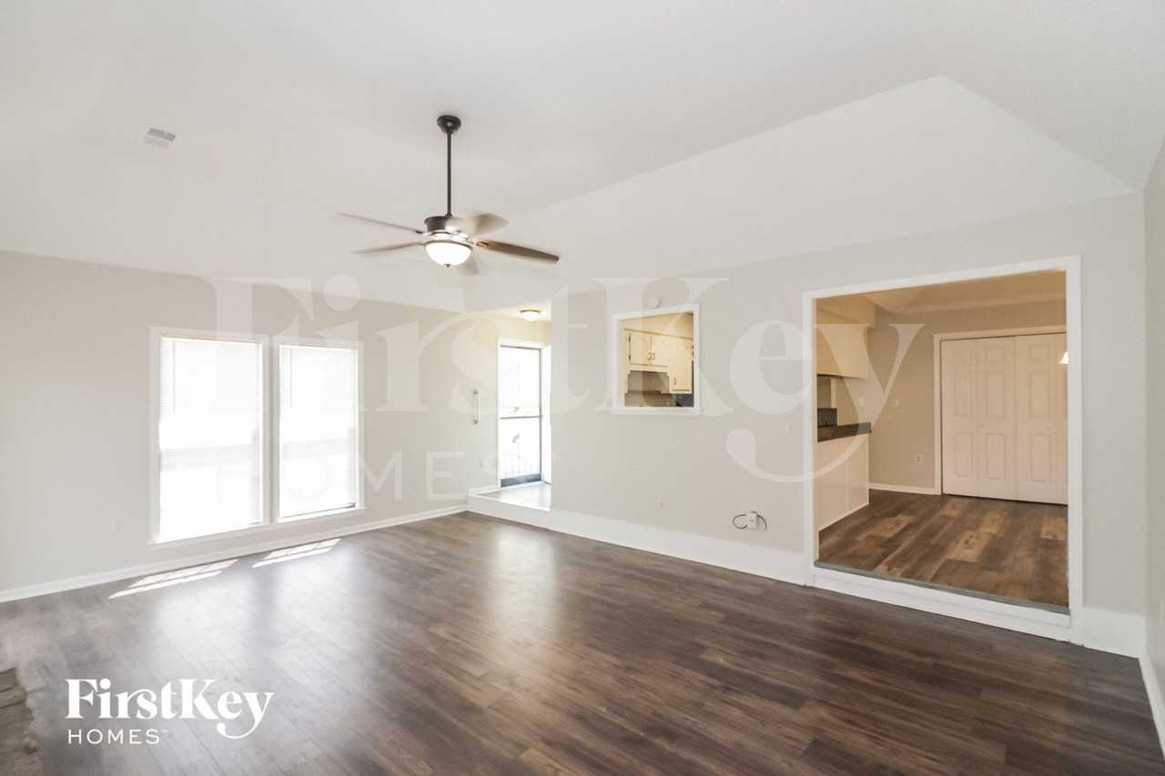 7134 Markim Dr - Photo 3 of 14