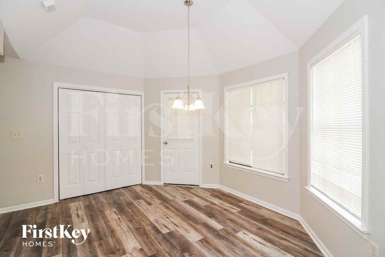 7134 Markim Dr - Photo 4 of 14