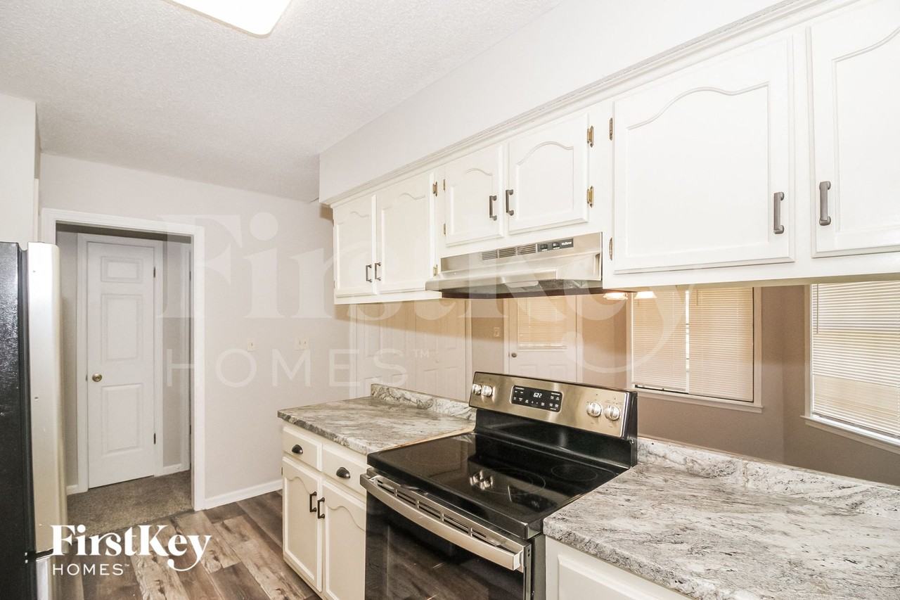 7134 Markim Dr - Photo 5 of 14