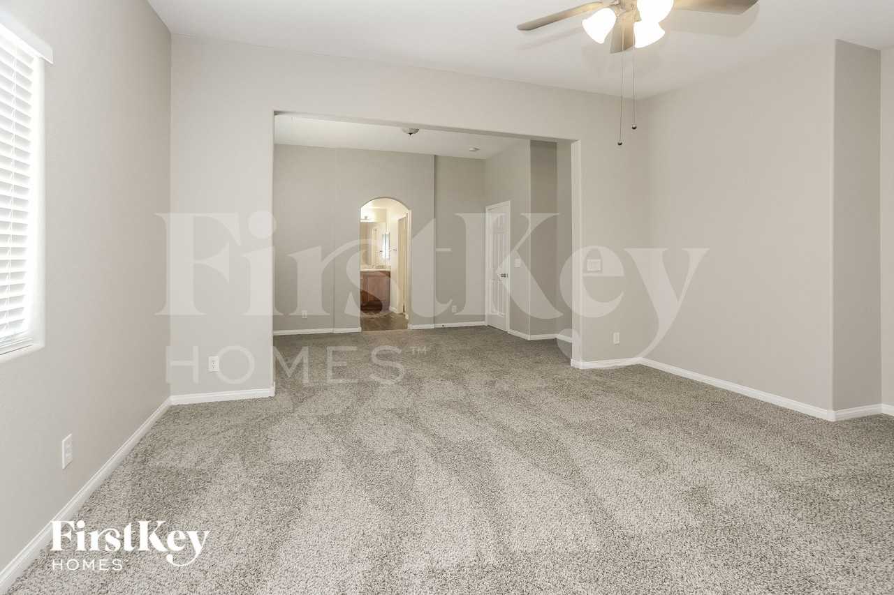 4032 Villa Serena Ln - Photo 7 of 15