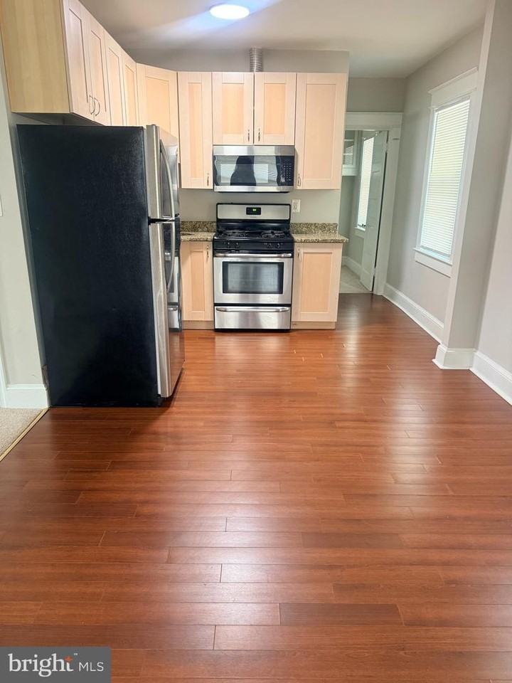 7513 Carroll Ave - Photo 3 of 18