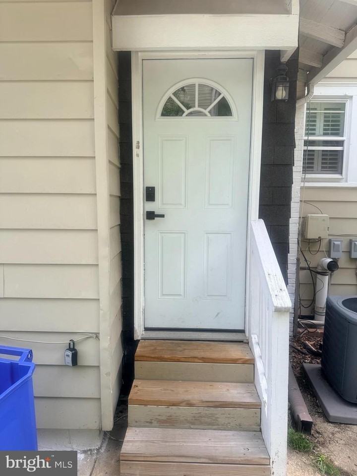 7513 Carroll Ave - Photo 4 of 18