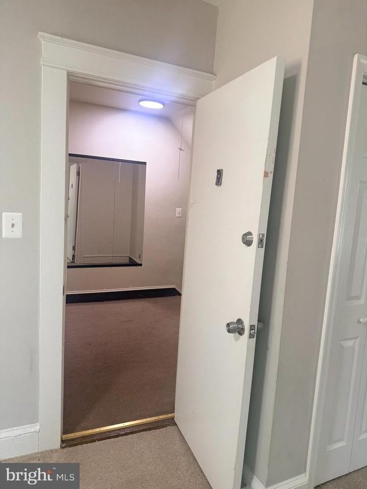 7513 Carroll Ave - Photo 5 of 18