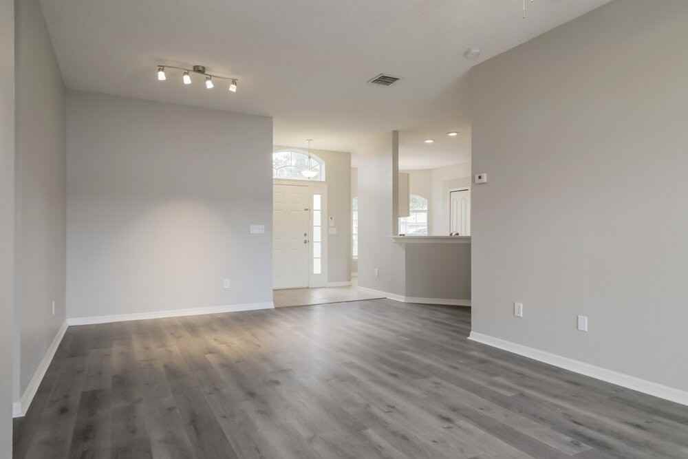 4244 Waterside Pointe Cir - Photo 4 of 16