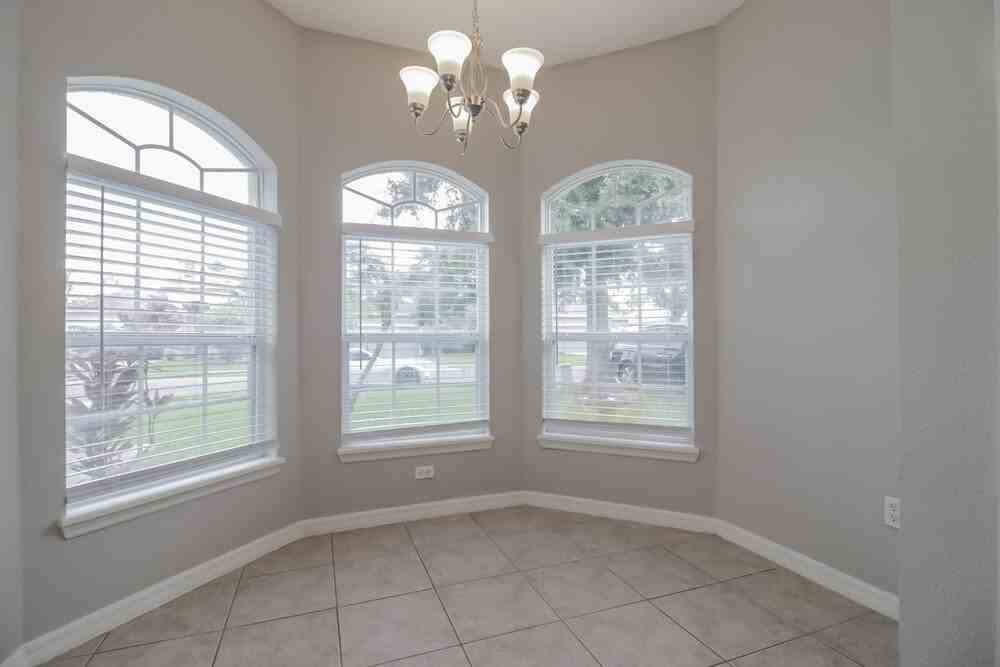 4244 Waterside Pointe Cir - Photo 5 of 16