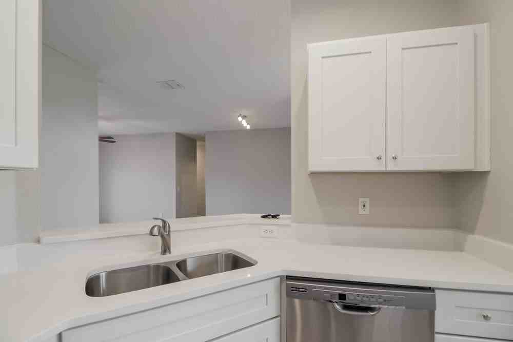 4244 Waterside Pointe Cir - Photo 7 of 16