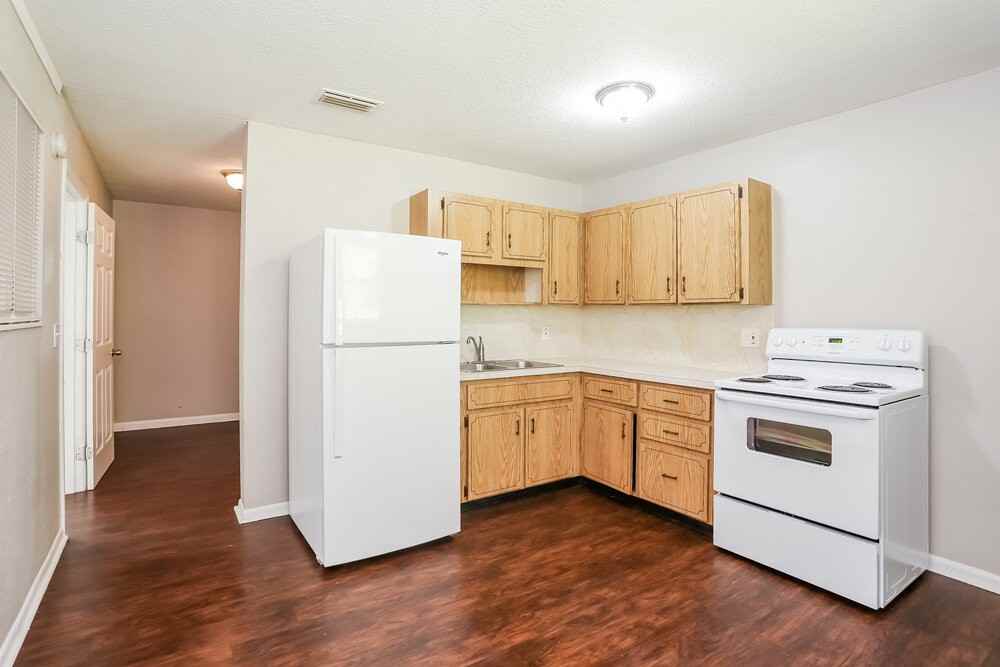 6812 Hawkins Ct - Photo 7 of 25