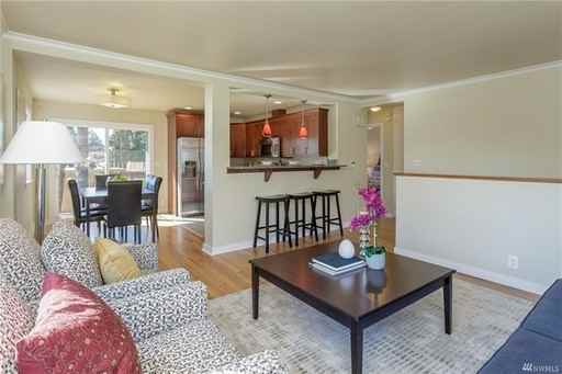 319 8th Ave - Photo 5 of 20