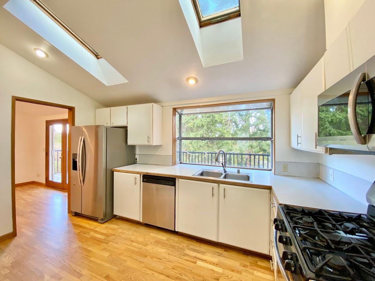 1524 172nd Pl Ne - Photo 5 of 17