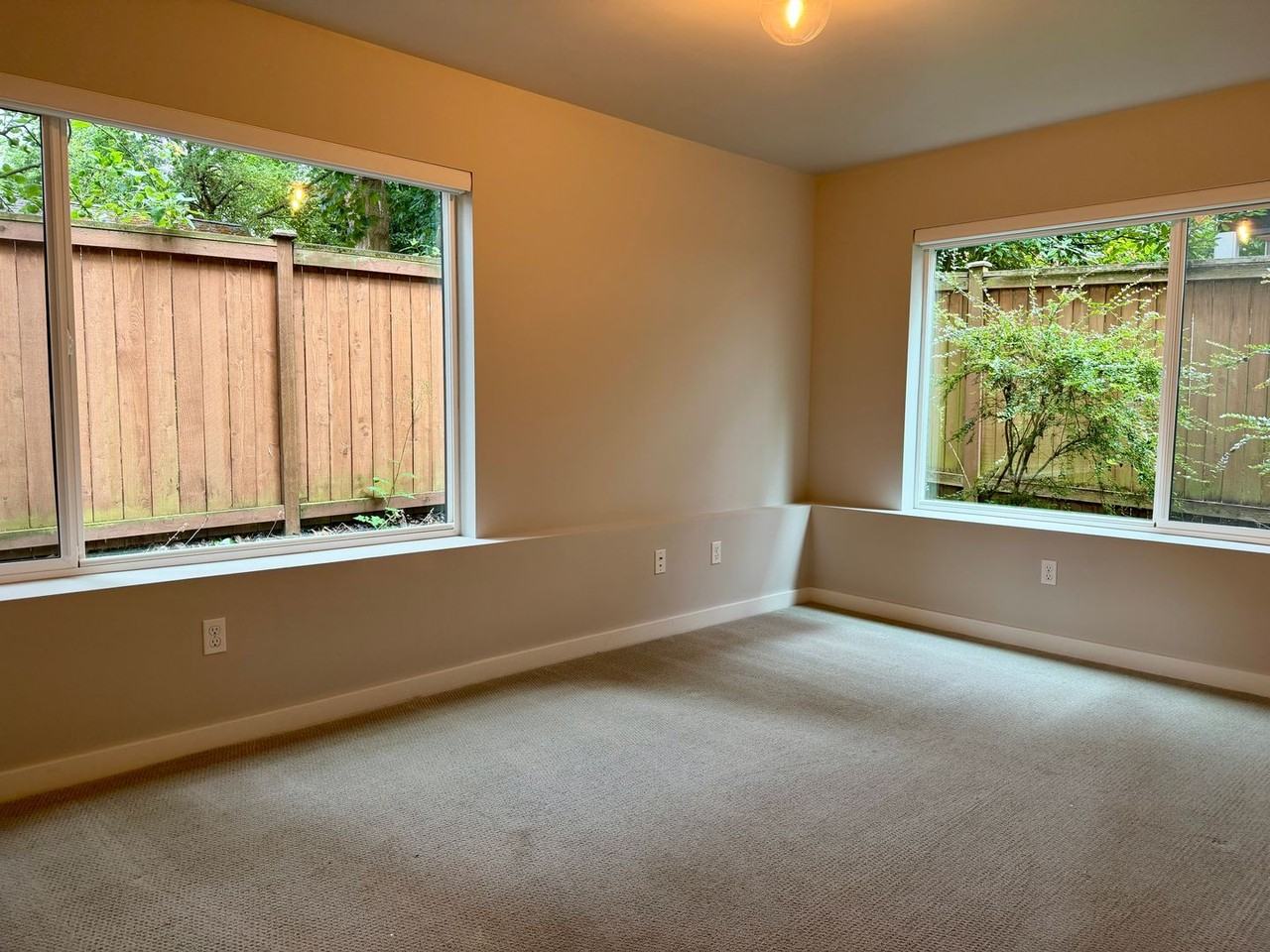 2026 Nw 62nd St - Photo 4 of 33