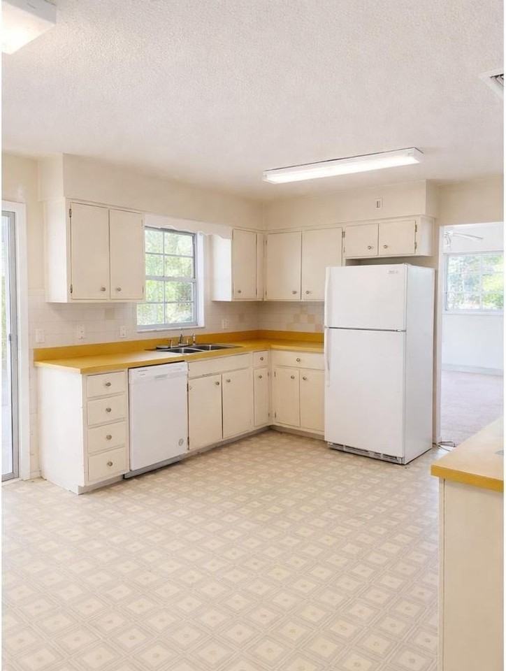 497 Lake Rd - Photo 2 of 2