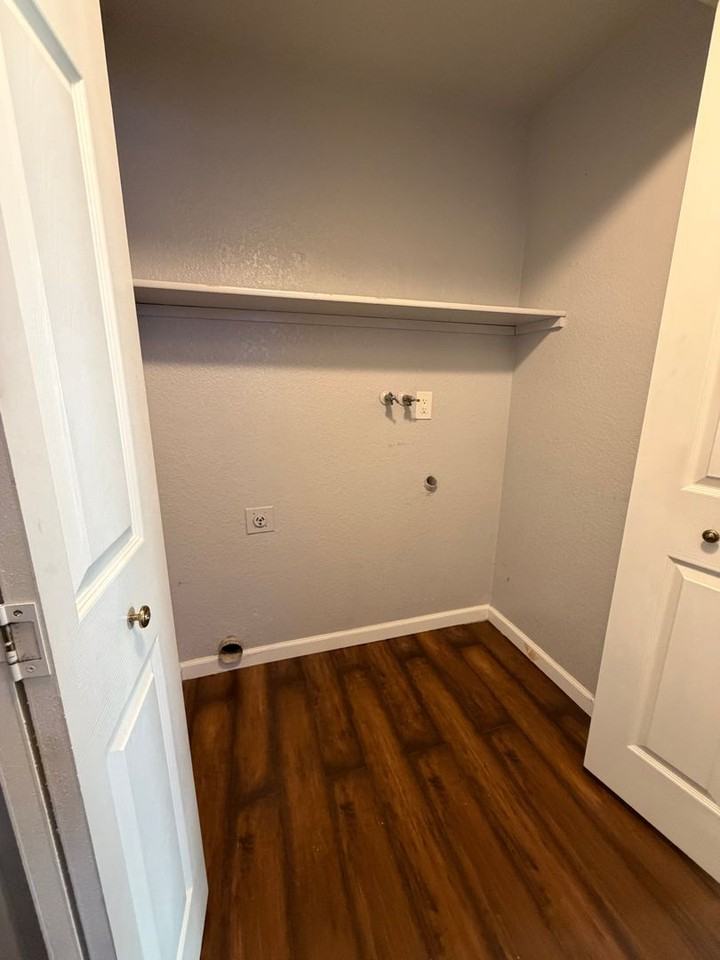 1279 Stanford Dr - Photo 6 of 12