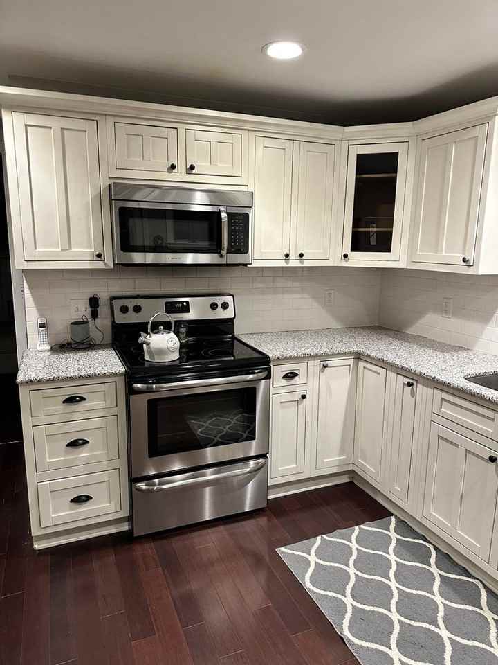 340 Granby Rd - Photo 3 of 33