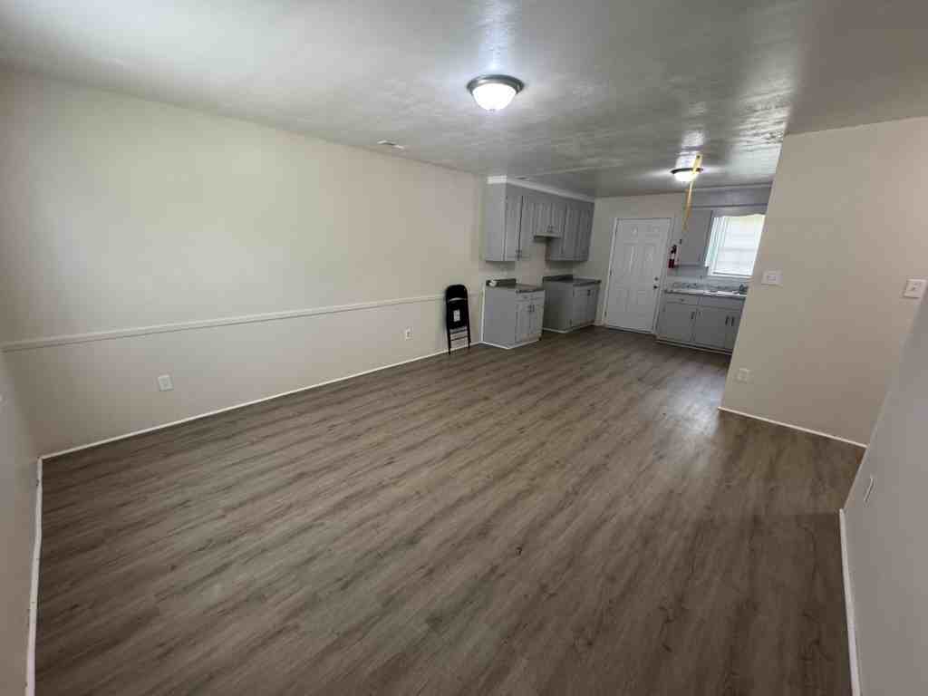 2830 Lynwood Dr #B - Photo 7 of 12