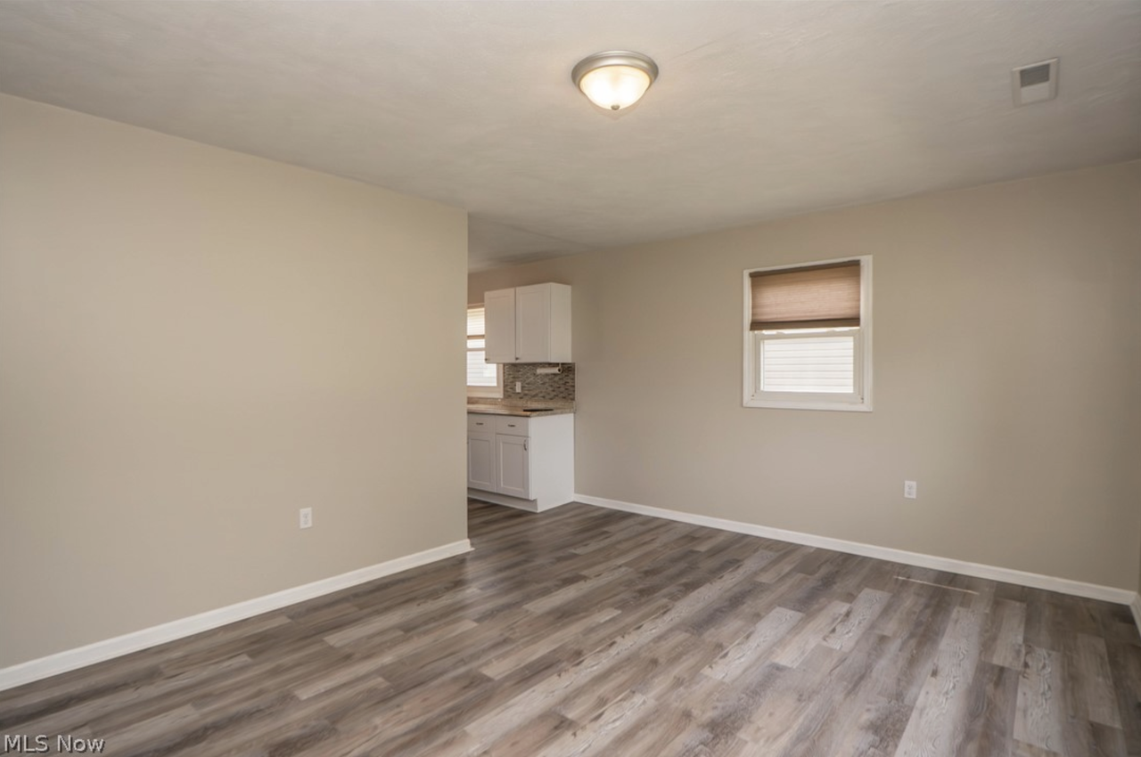 1060 Orchard Ave Ne #1060 - Photo 4 of 20