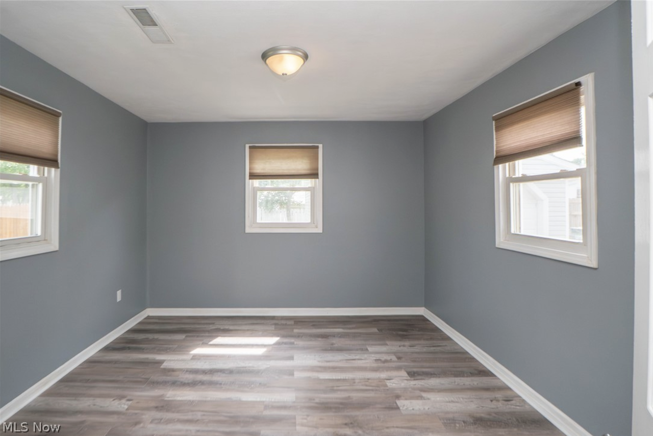 1060 Orchard Ave Ne #1060 - Photo 7 of 20