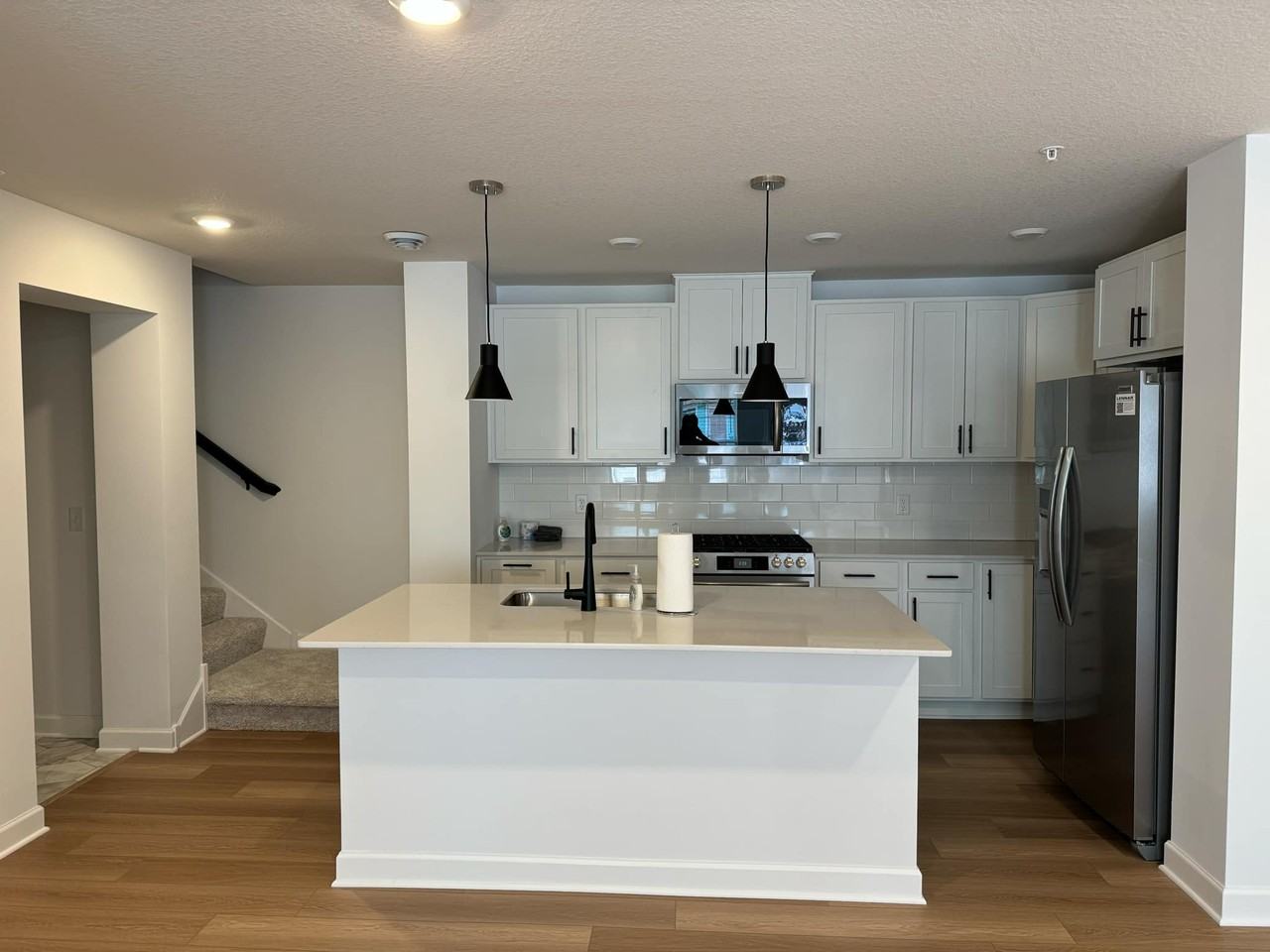 3042 Hemlock St - Photo 4 of 8