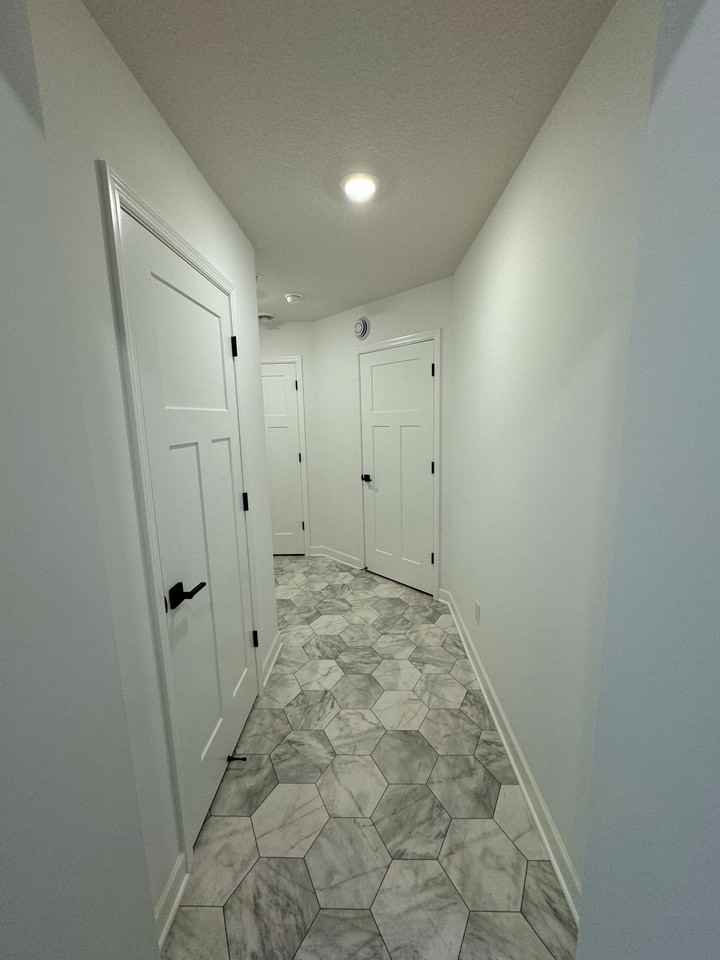 3042 Hemlock St - Photo 5 of 8