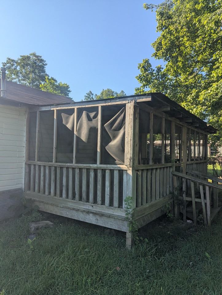 925 Moncrief St - Photo 3 of 5