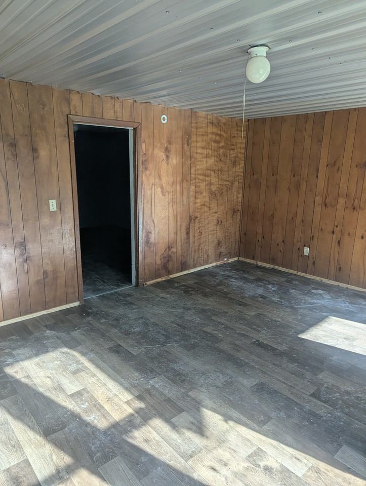 925 Moncrief St - Photo 5 of 5
