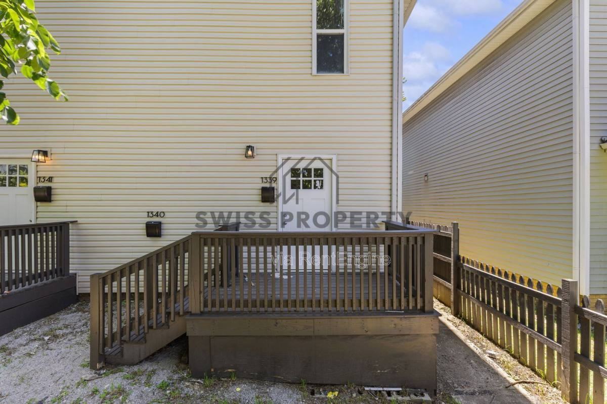 1339 Mooberry St - Photo 3 of 10