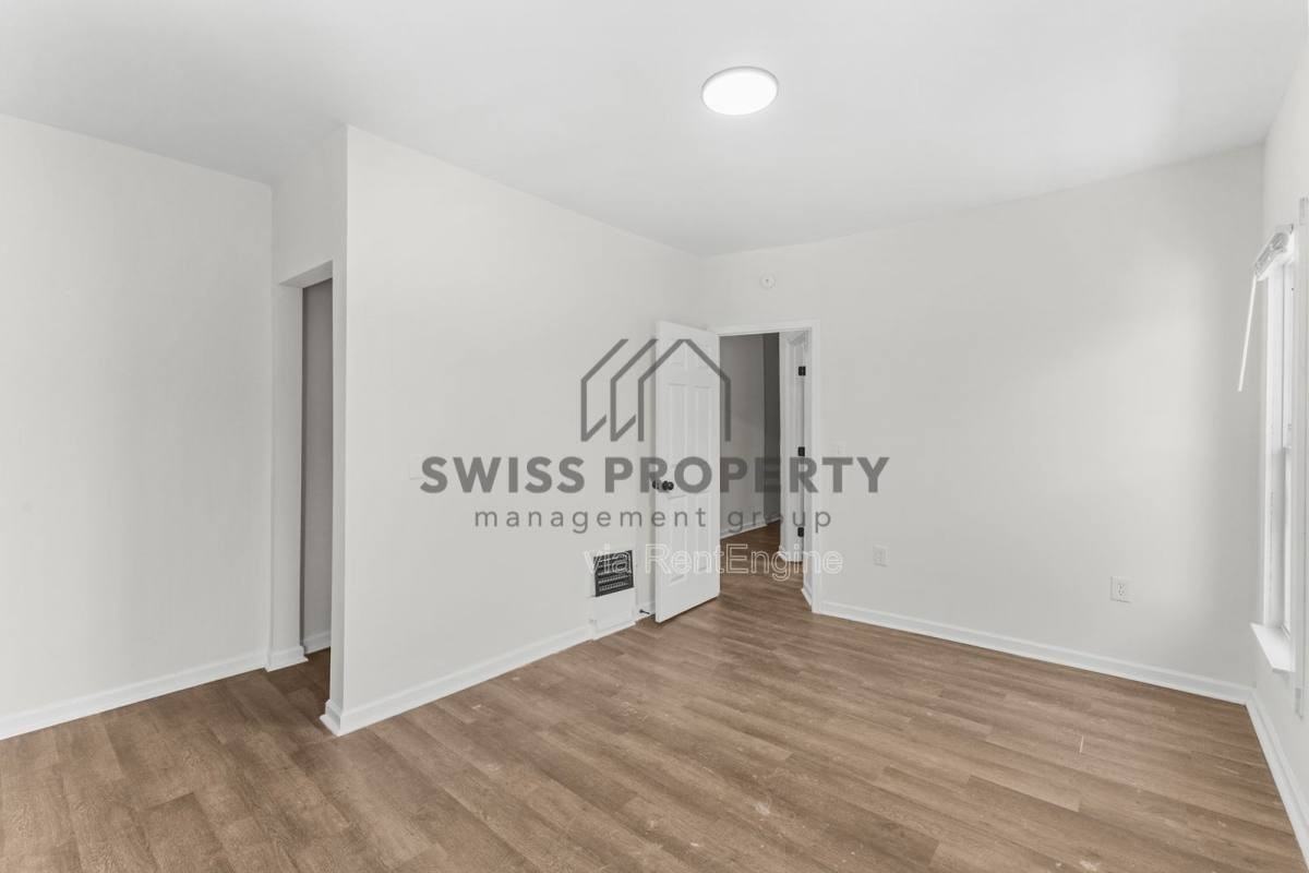 1339 Mooberry St - Photo 5 of 10