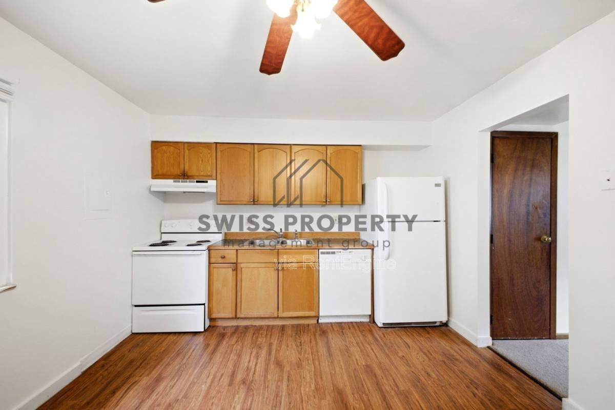 1577 Briarwood Ave - Photo 6 of 10