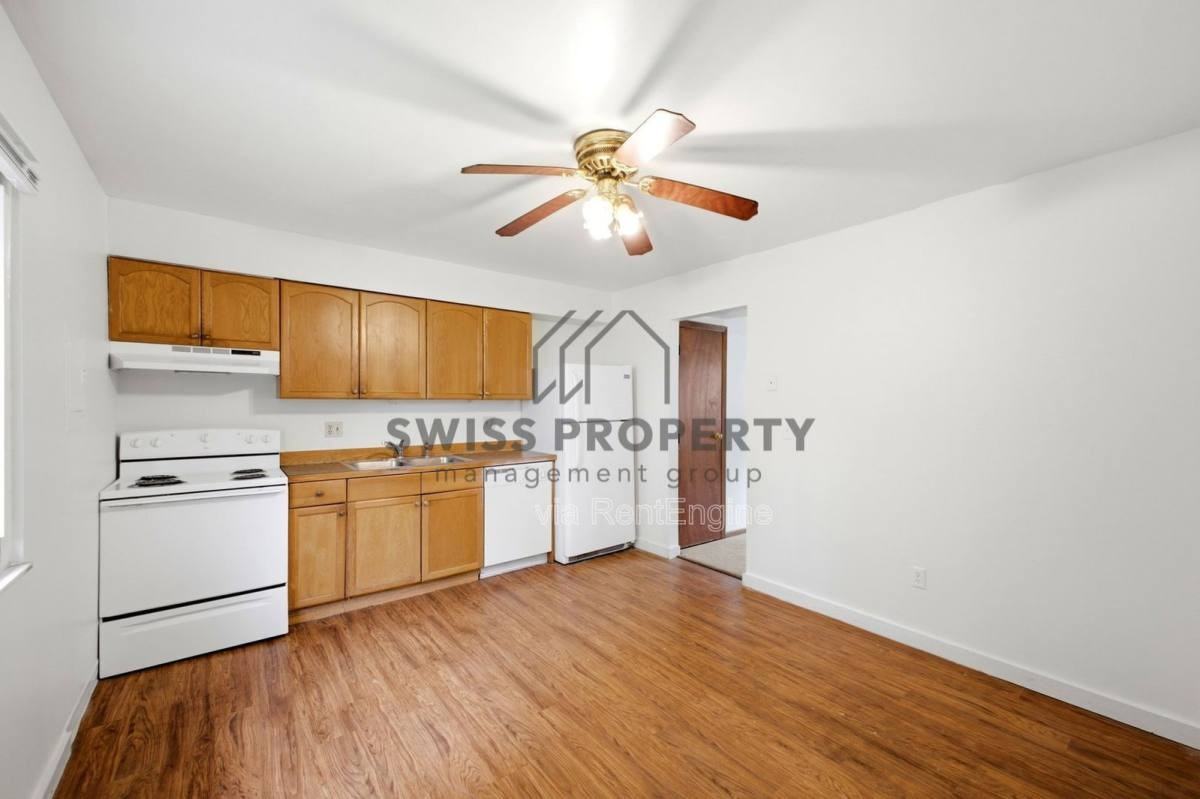 1577 Briarwood Ave - Photo 7 of 10