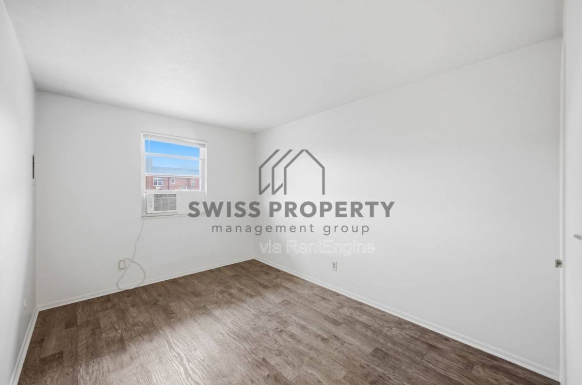542 Riverview Dr #C2 - Photo 2 of 10