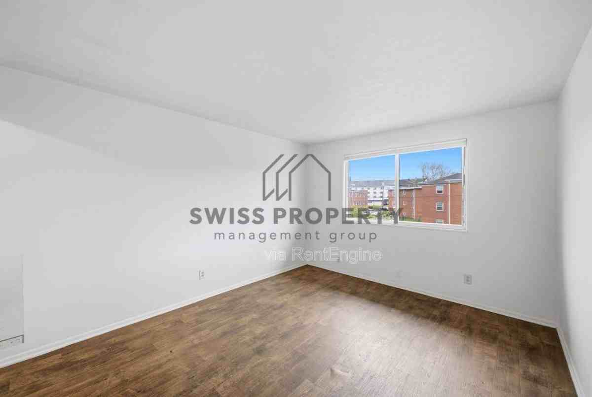 542 Riverview Dr #C2 - Photo 3 of 10