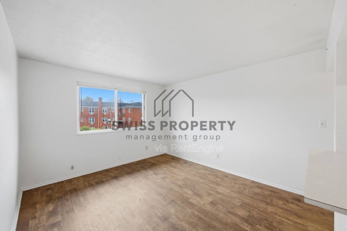 542 Riverview Dr #C2 - Photo 4 of 10