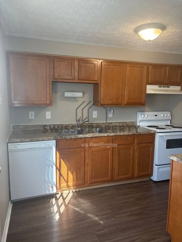 3770 Zephyr Pl - Photo 4 of 10